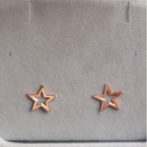 18k Yellow Twilight Gold Star Earrings - Picture 2 of 3